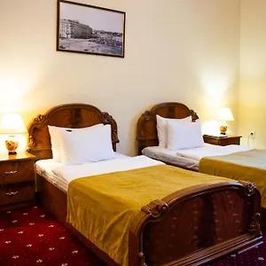 3* Otel George
