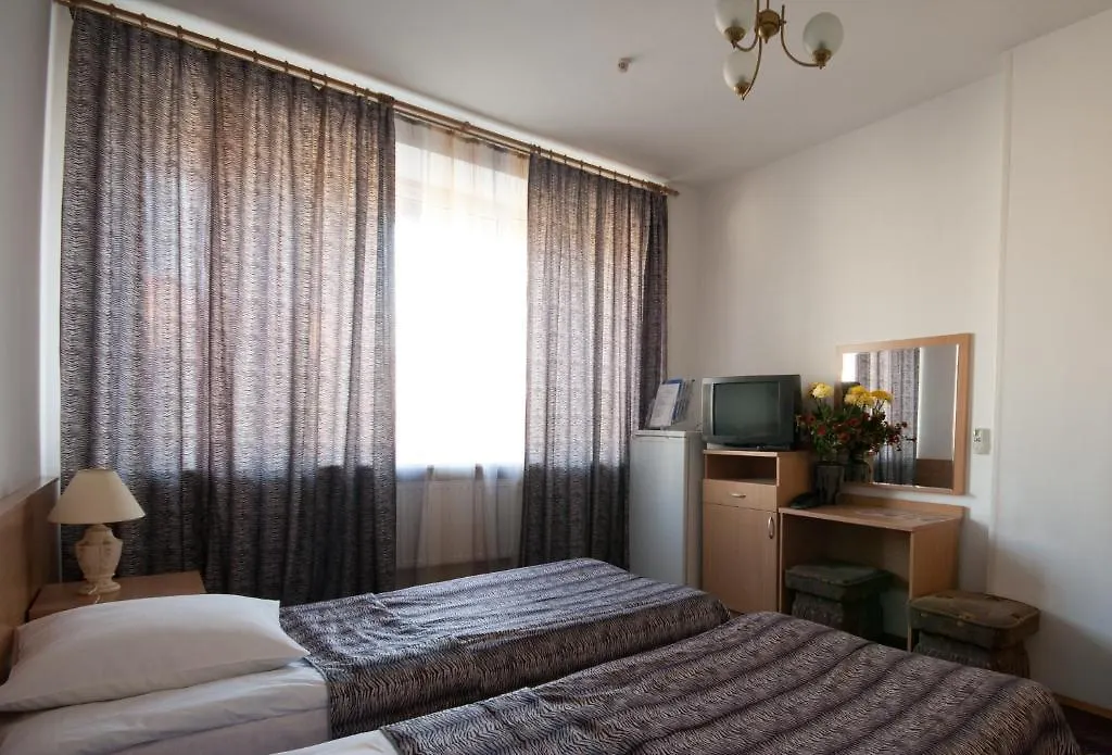 Nton Hotel 리비프