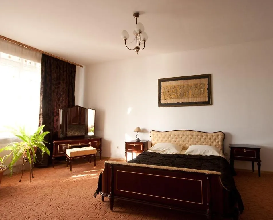 Nton Hotel 리비프
