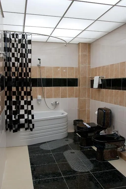 Nton Hotel 리비프